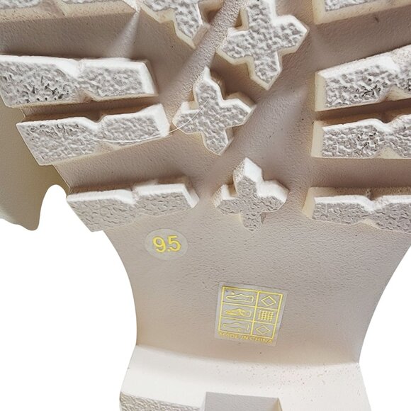 Womens Cream Chelsea Ankle Boots W/ Lug Sole Slip-On Leather Upper Size 9.5 - Picture 2 of 13